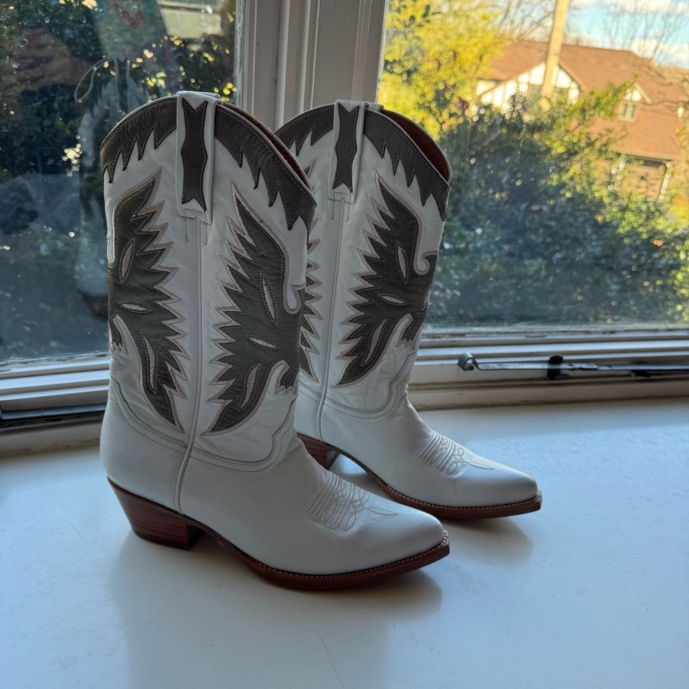 FRYE White, Pink, and Gold Cowgirl Boots NEW